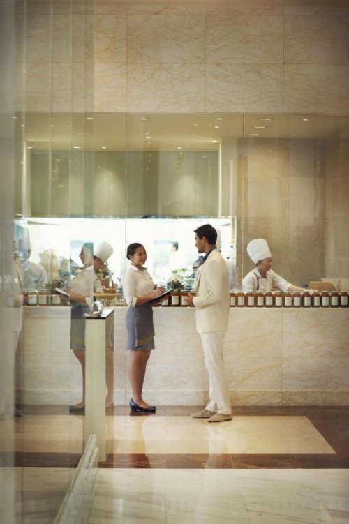 Raffles Makati Hotel image 4